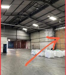 Gul Avenue (D22), Warehouse #575691041